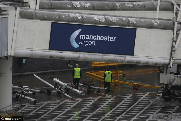 Bandara Manchester. (foto: Daily Mail)